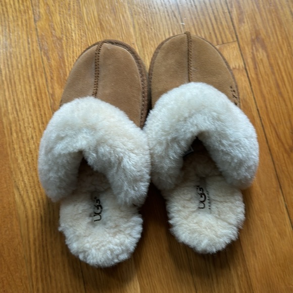 UGG slippers - Picture 2 of 4